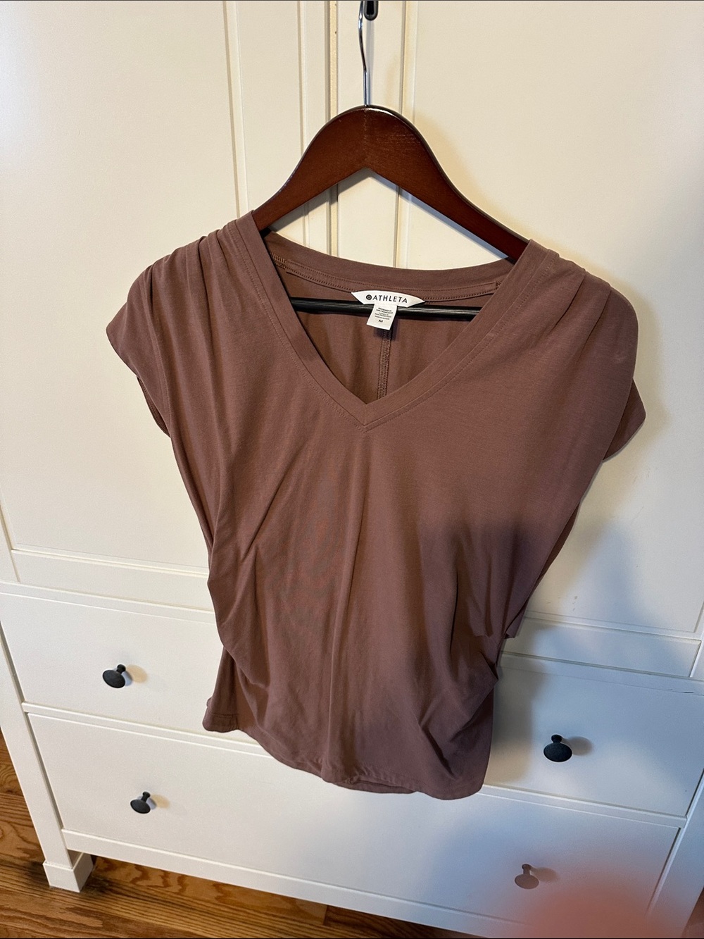 Athleta Relaxed V-Neck Tee in Mauve Brown
